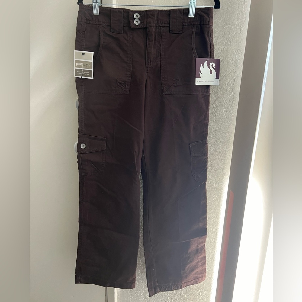 Gloria Vanderbilt Women’s Brown Pants. Size: 8 Petite. New with tags.